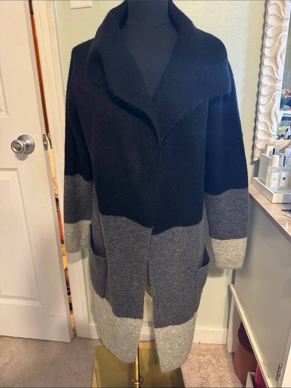 Max Studio Black & Gray Colorblock Open-Front Long Cardigan